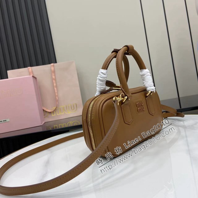MIU MIU專櫃繆繆經典款迷你保齡球包Arcadie皮革迷你手袋 jh2841型號：5BP088